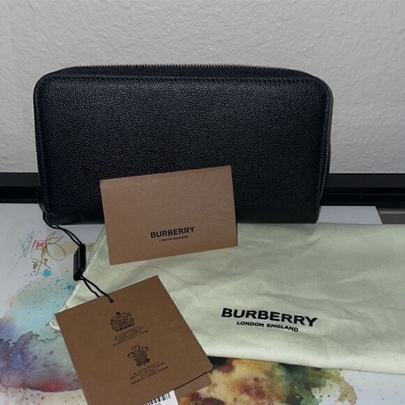 NWT Burberry Elmore Black Leather Full Zippy Wallet 🖤 - Picture 4 of 4